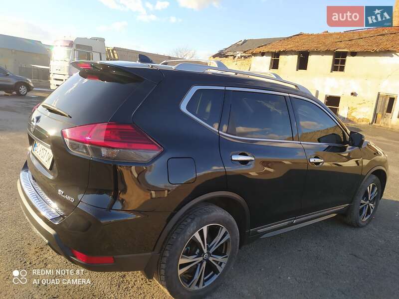 Внедорожник / Кроссовер Nissan Rogue 2017 в Золочеве