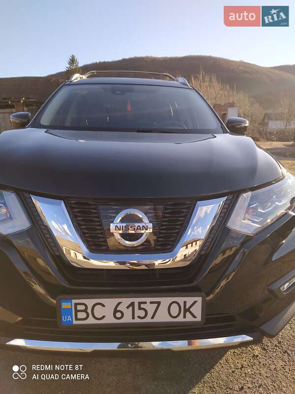 Внедорожник / Кроссовер Nissan Rogue 2017 в Золочеве