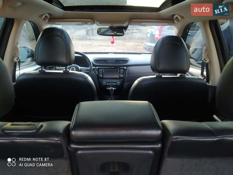 Внедорожник / Кроссовер Nissan Rogue 2017 в Золочеве