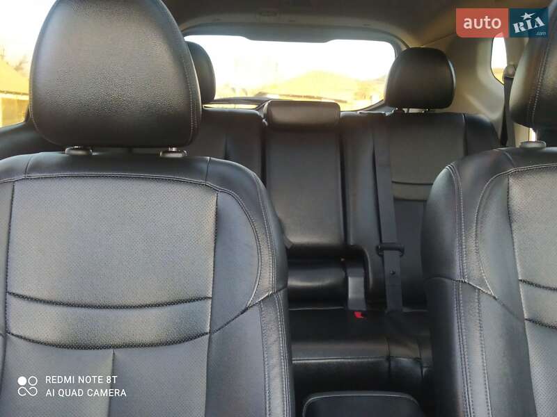 Внедорожник / Кроссовер Nissan Rogue 2017 в Золочеве