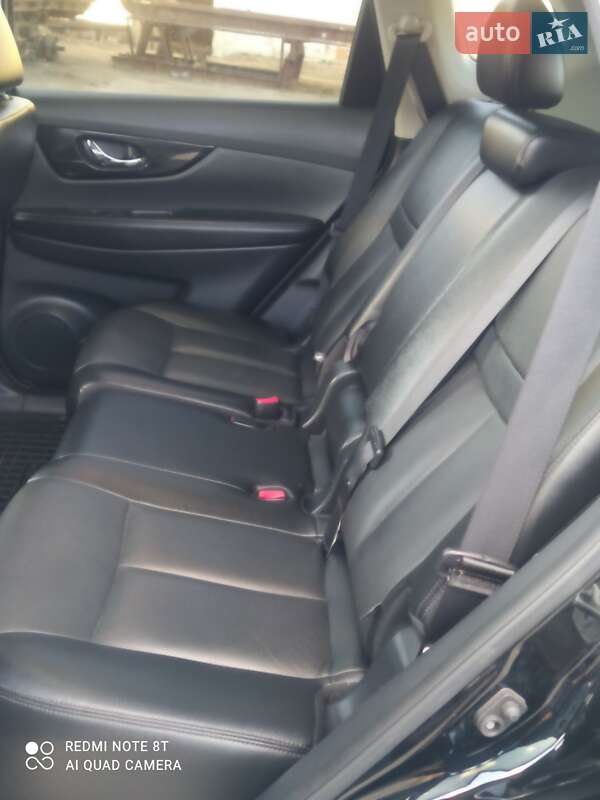 Внедорожник / Кроссовер Nissan Rogue 2017 в Золочеве