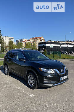 Позашляховик / Кросовер Nissan Rogue 2016 в Львові