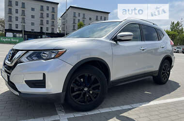 Внедорожник / Кроссовер Nissan Rogue 2017 в 