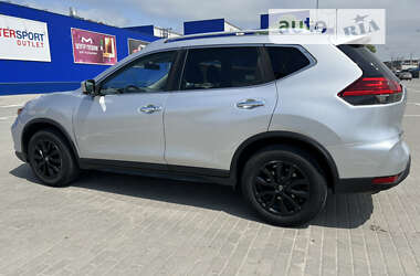 Внедорожник / Кроссовер Nissan Rogue 2017 в 