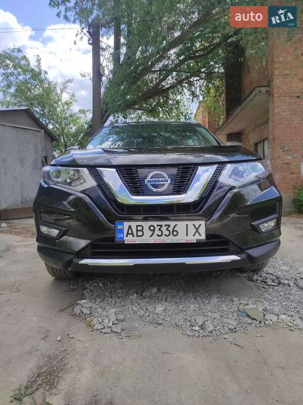Внедорожник / Кроссовер Nissan Rogue 2017 в Виннице