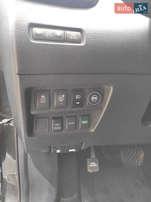 Внедорожник / Кроссовер Nissan Rogue 2017 в Виннице