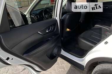 Внедорожник / Кроссовер Nissan Rogue 2016 в 