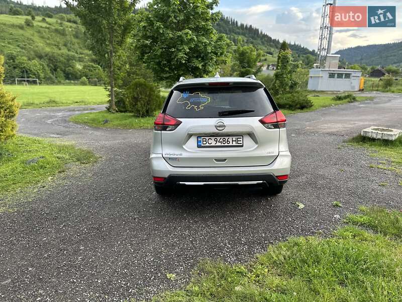 Внедорожник / Кроссовер Nissan Rogue 2016 в Сколе