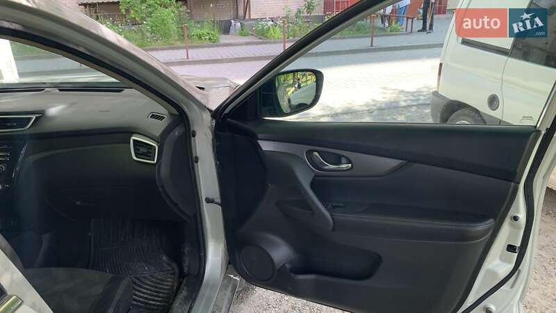 Внедорожник / Кроссовер Nissan Rogue 2015 в Каменец-Подольском фото 9 Внедорожник / Кроссовер Nissan Rogue 2015 в Каменец-Подольском