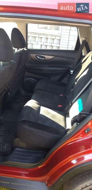 Внедорожник / Кроссовер Nissan Rogue 2015 в Яготине