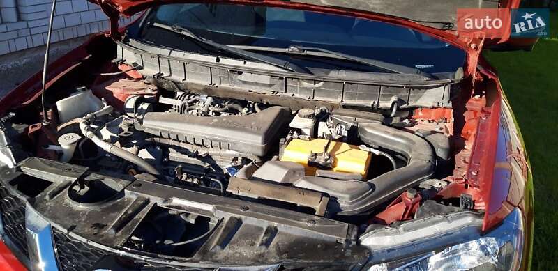 Внедорожник / Кроссовер Nissan Rogue 2015 в Яготине