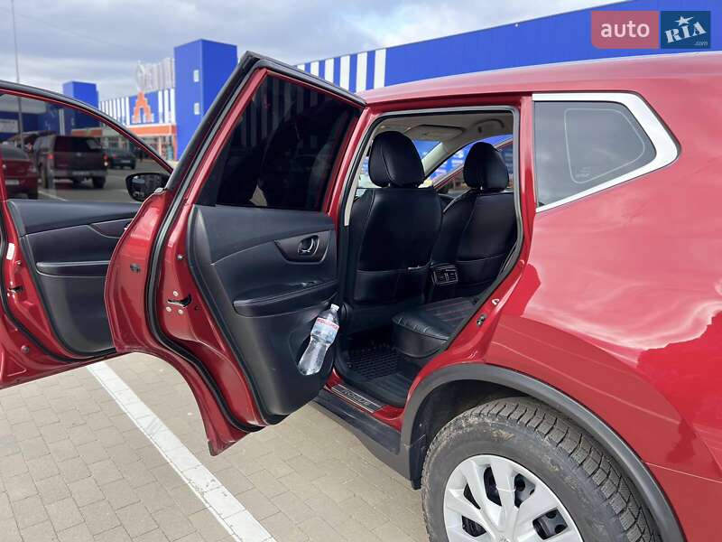 Позашляховик / Кросовер Nissan Rogue 2016 в Сумах