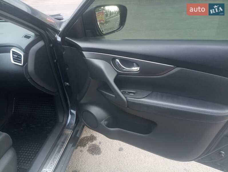 Внедорожник / Кроссовер Nissan Rogue 2015 в Харькове
