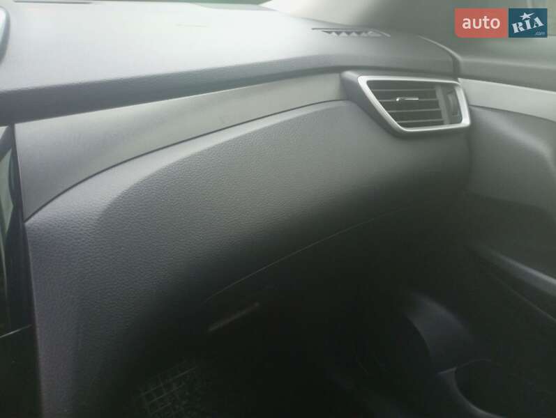 Внедорожник / Кроссовер Nissan Rogue 2015 в Харькове