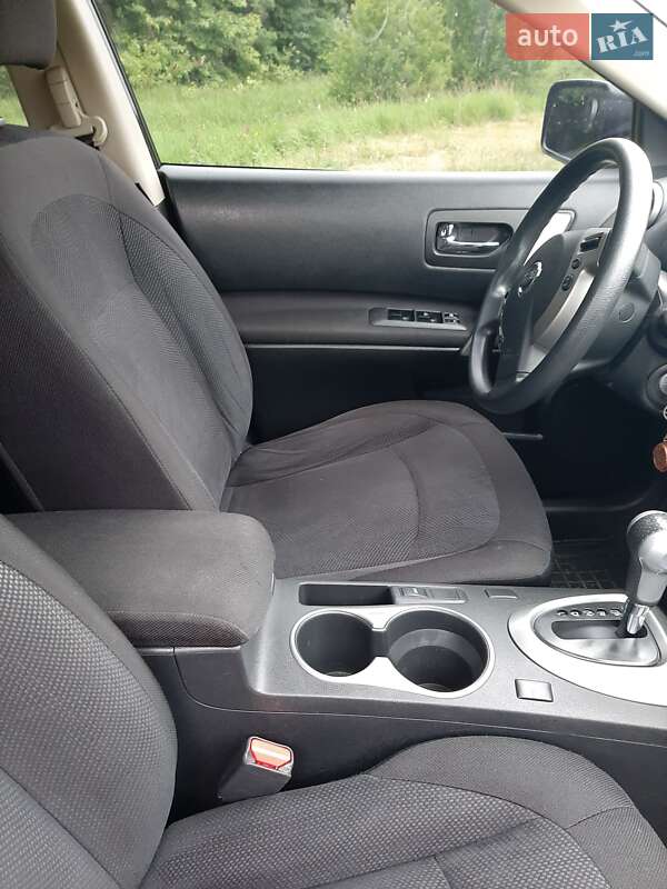 Позашляховик / Кросовер Nissan Rogue 2015 в Новій Водолагі