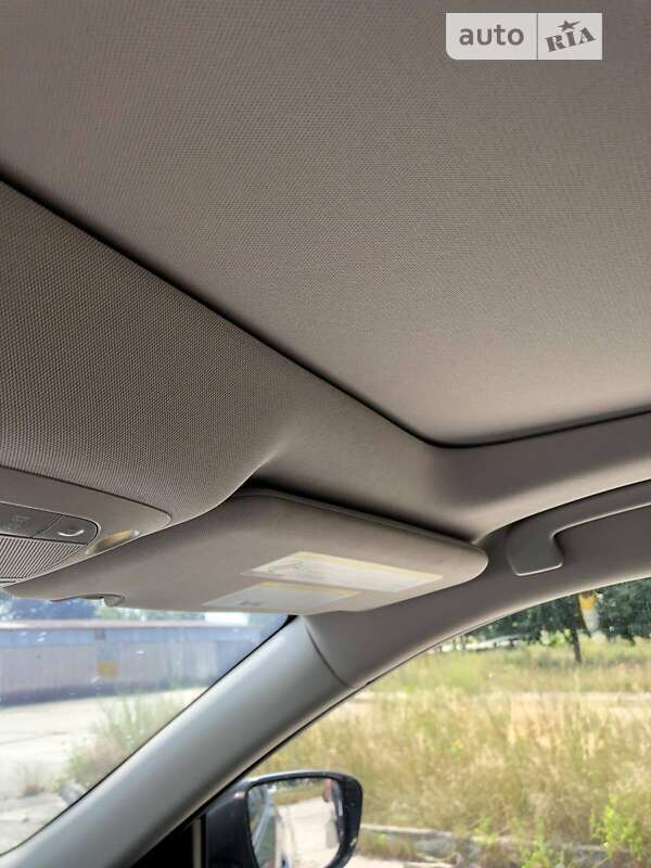 Внедорожник / Кроссовер Nissan Rogue 2017 в Нетешине