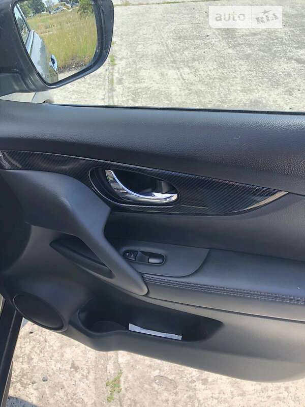 Внедорожник / Кроссовер Nissan Rogue 2017 в Нетешине