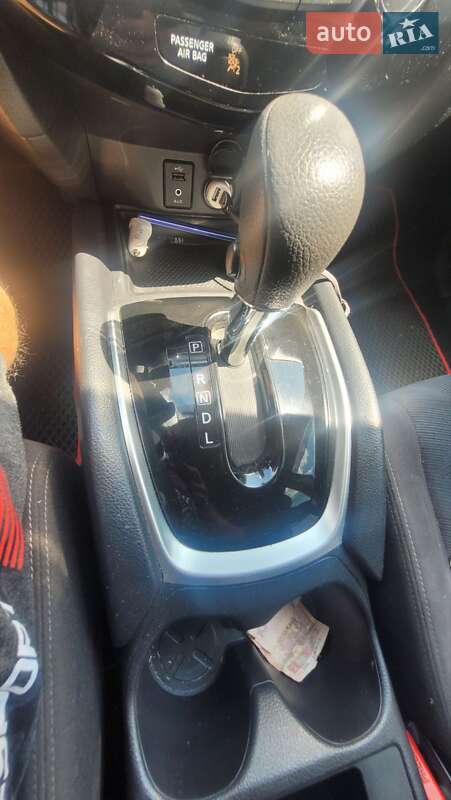 Внедорожник / Кроссовер Nissan Rogue 2016 в Белой Церкви