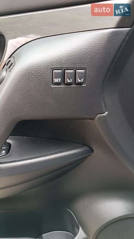 Внедорожник / Кроссовер Nissan Rogue 2018 в Запорожье