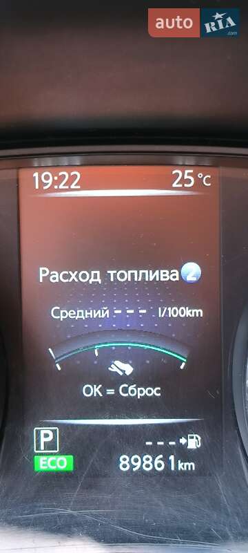 Внедорожник / Кроссовер Nissan Rogue 2016 в Запорожье