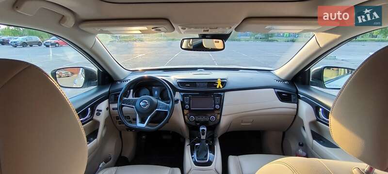 Внедорожник / Кроссовер Nissan Rogue 2016 в Запорожье