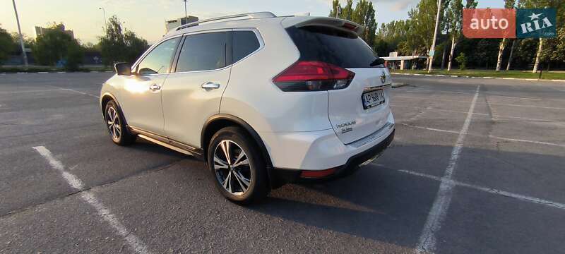 Внедорожник / Кроссовер Nissan Rogue 2016 в Запорожье