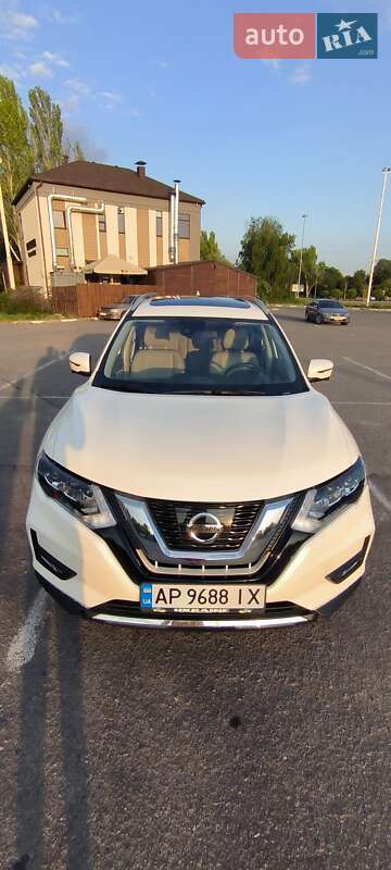 Внедорожник / Кроссовер Nissan Rogue 2016 в Запорожье