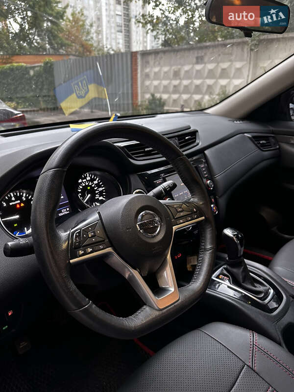 Внедорожник / Кроссовер Nissan Rogue 2018 в Киеве