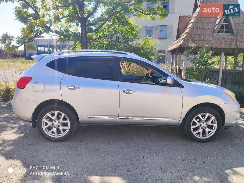 Внедорожник / Кроссовер Nissan Rogue 2011 в 