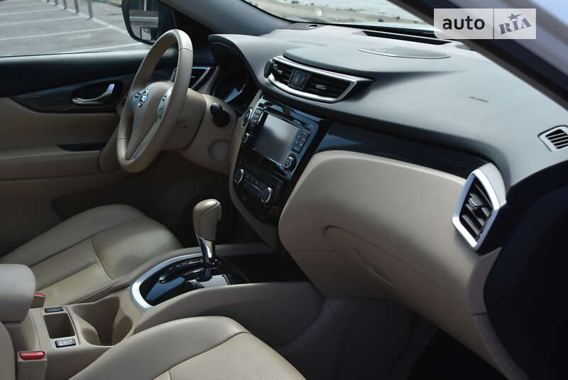 Позашляховик / Кросовер Nissan Rogue 2015 в Києві