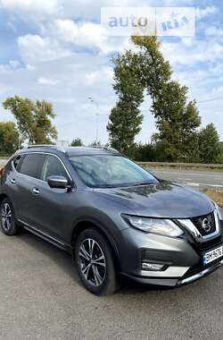 Внедорожник / Кроссовер Nissan Rogue 2018 в Ромнах
