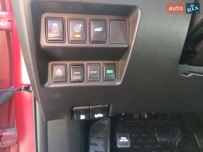 Внедорожник / Кроссовер Nissan Rogue 2017 в Романове