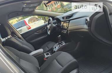 Внедорожник / Кроссовер Nissan Rogue 2018 в 