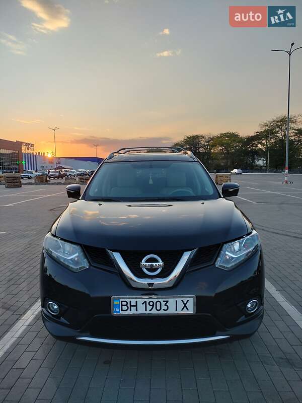 Внедорожник / Кроссовер Nissan Rogue 2015 в Одессе