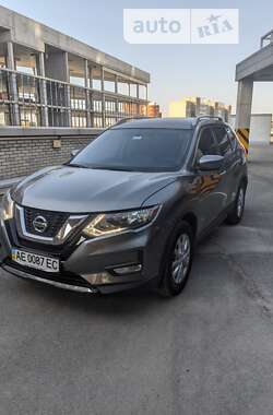 Внедорожник / Кроссовер Nissan Rogue 2016 в Днепре