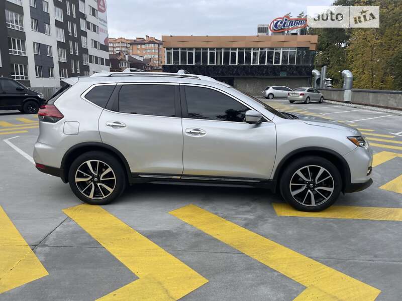 Внедорожник / Кроссовер Nissan Rogue 2018 в Киеве