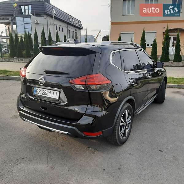 Позашляховик / Кросовер Nissan Rogue 2017 в Рівному