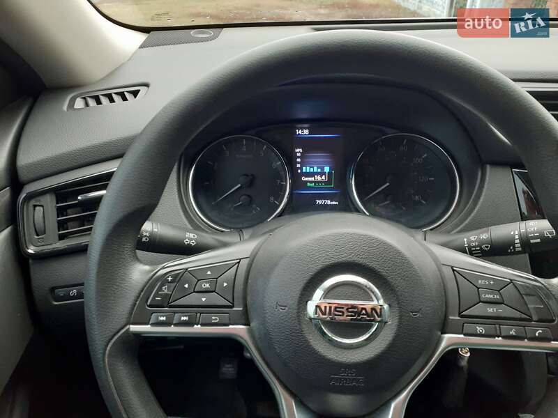 Внедорожник / Кроссовер Nissan Rogue 2018 в Глухове