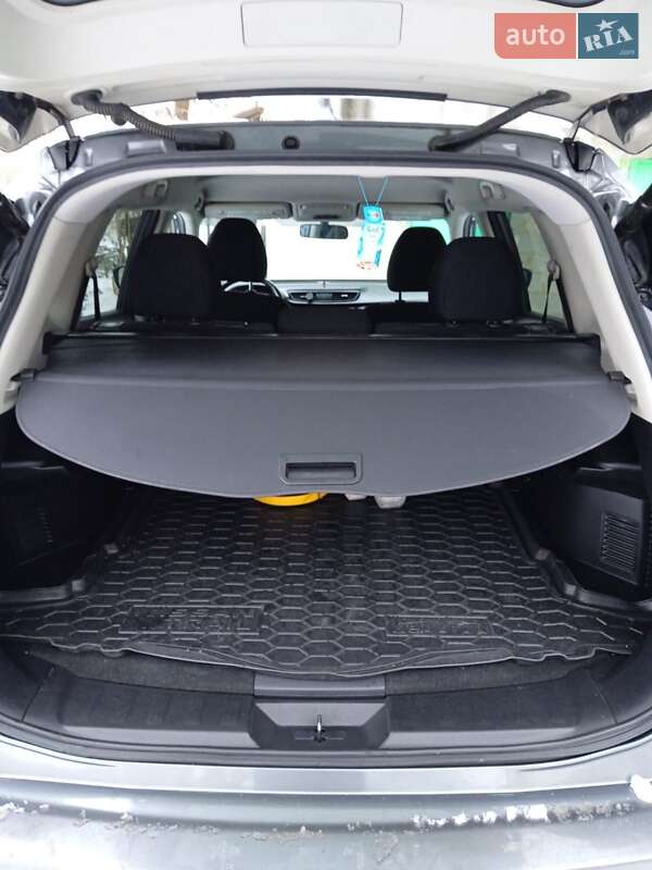 Внедорожник / Кроссовер Nissan Rogue 2016 в Житомире