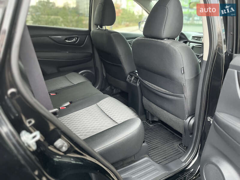 Позашляховик / Кросовер Nissan Rogue 2018 в Івано-Франківську