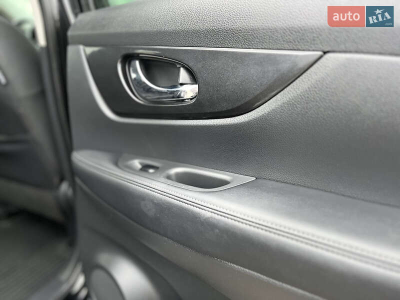 Позашляховик / Кросовер Nissan Rogue 2018 в Івано-Франківську