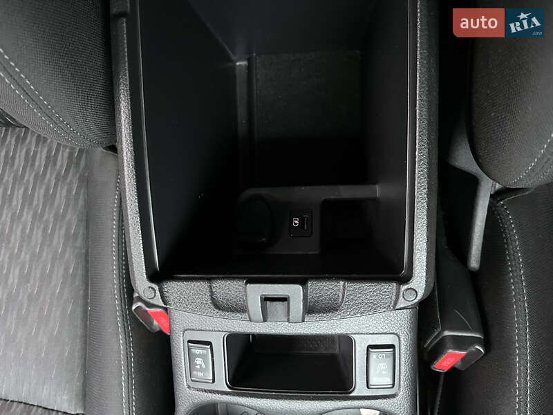 Позашляховик / Кросовер Nissan Rogue 2018 в Івано-Франківську