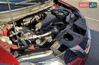 Внедорожник / Кроссовер Nissan Rogue 2014 в 