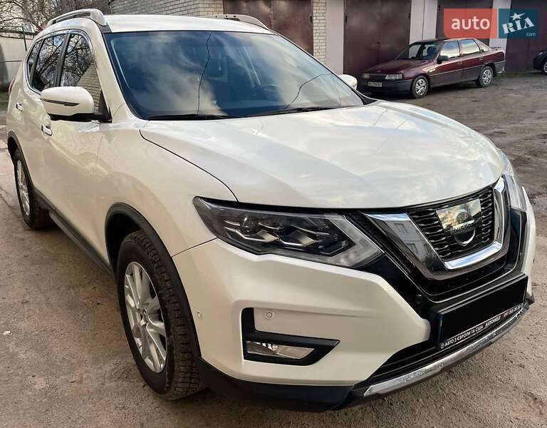 Внедорожник / Кроссовер Nissan Rogue 2018 в Львове