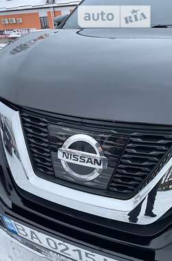 Внедорожник / Кроссовер Nissan Rogue 2018 в Полтаве