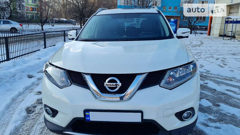 Внедорожник / Кроссовер Nissan Rogue 2016 в Полтаве