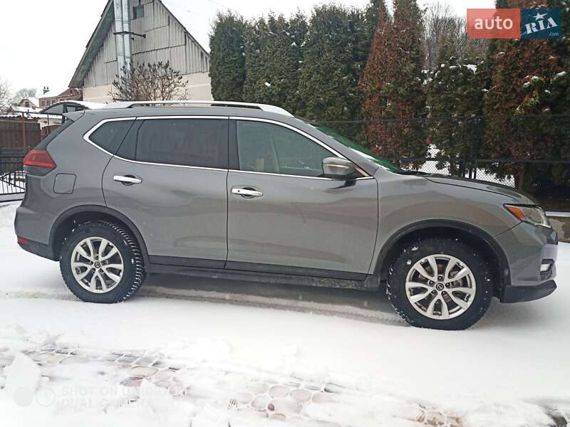 Позашляховик / Кросовер Nissan Rogue 2017 в Тернополі