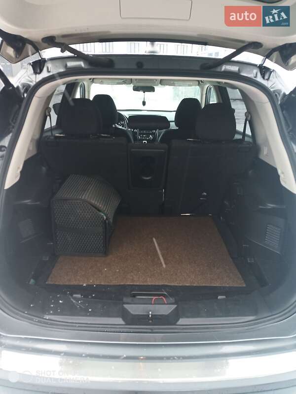 Позашляховик / Кросовер Nissan Rogue 2017 в Тернополі