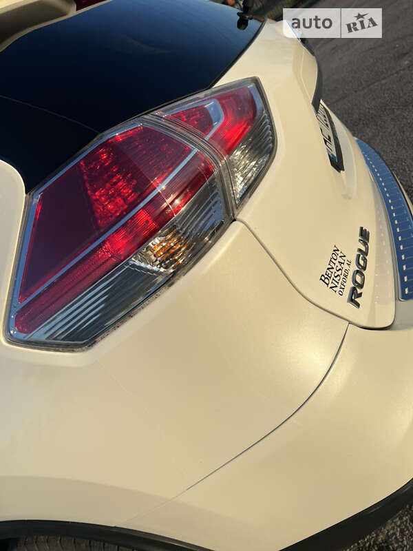 Внедорожник / Кроссовер Nissan Rogue 2016 в Днепре