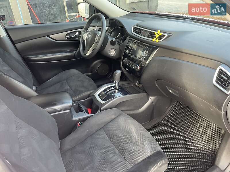 Позашляховик / Кросовер Nissan Rogue 2014 в Ратному